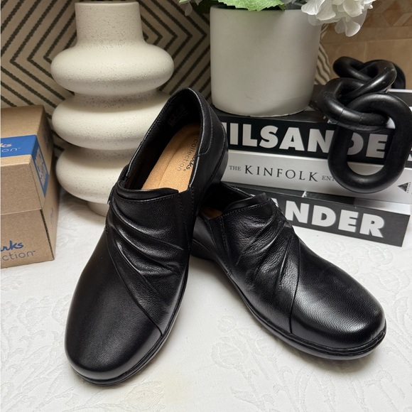 Clarks Black Slip-On Loafers with Comfort Design - Picture 4 of 9